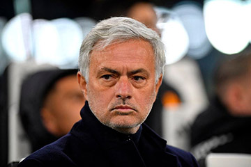 Roma Sack Manager Mourinho -