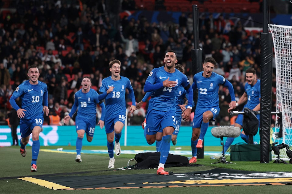 Pavlidis double seals famous win for Greece over England Sports